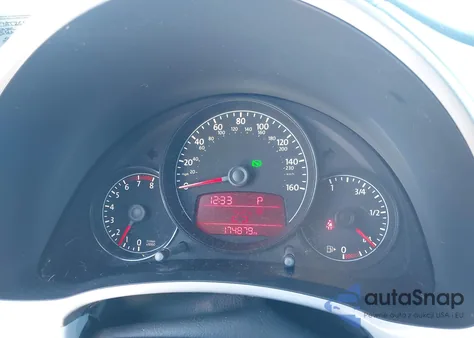 2012 Volkswagen Beetle 2.5L z USA, uszkodzony, nr VIN 3VWJP7AT2CM607517